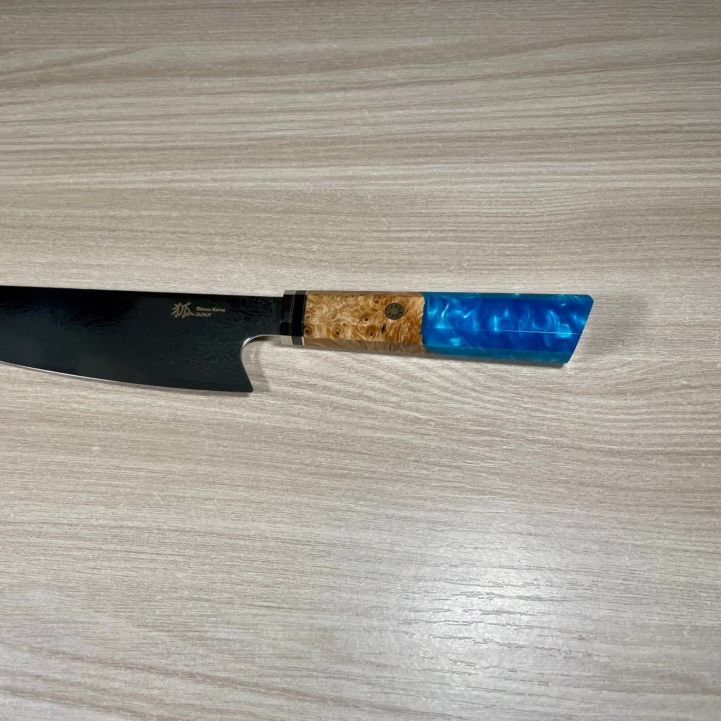 Kiritsuke Santoku con manico multicolore