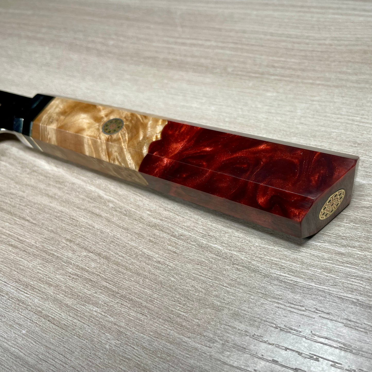 Kiritsuke Santoku con manico multicolore