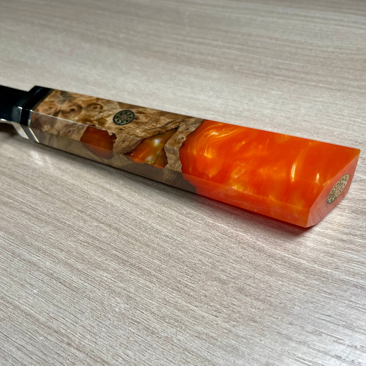 Kiritsuke Santoku con manico multicolore