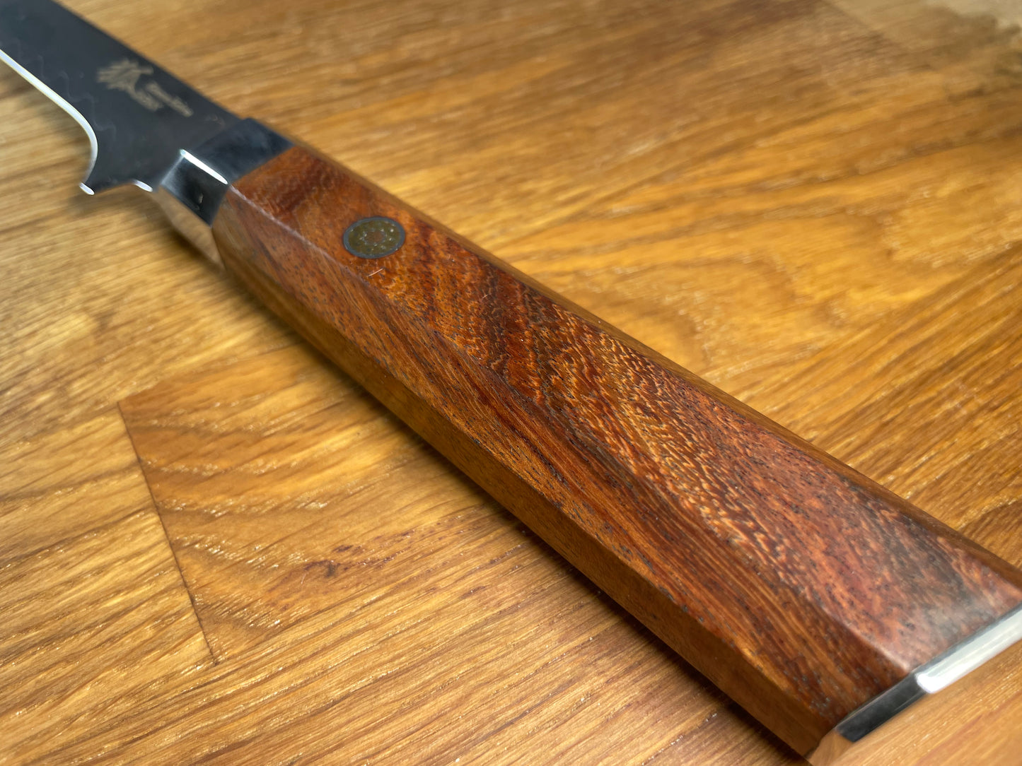 Coltello per disossare in acciaio inossidabile damascato