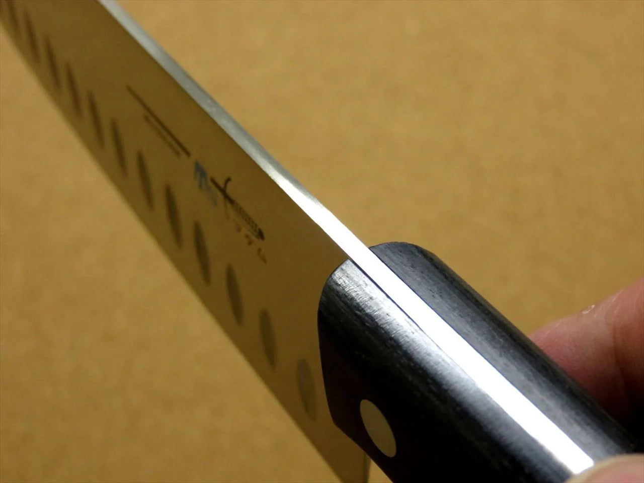 Santoku in acciaio AUS-8