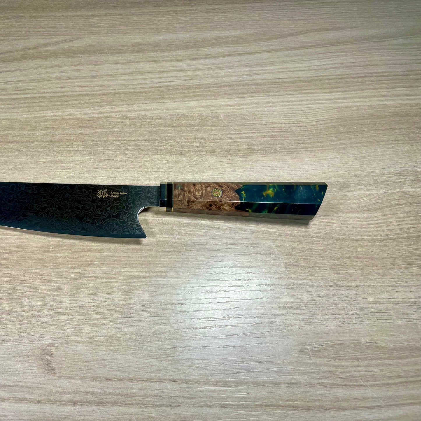 Kiritsuke Santoku con manico multicolore