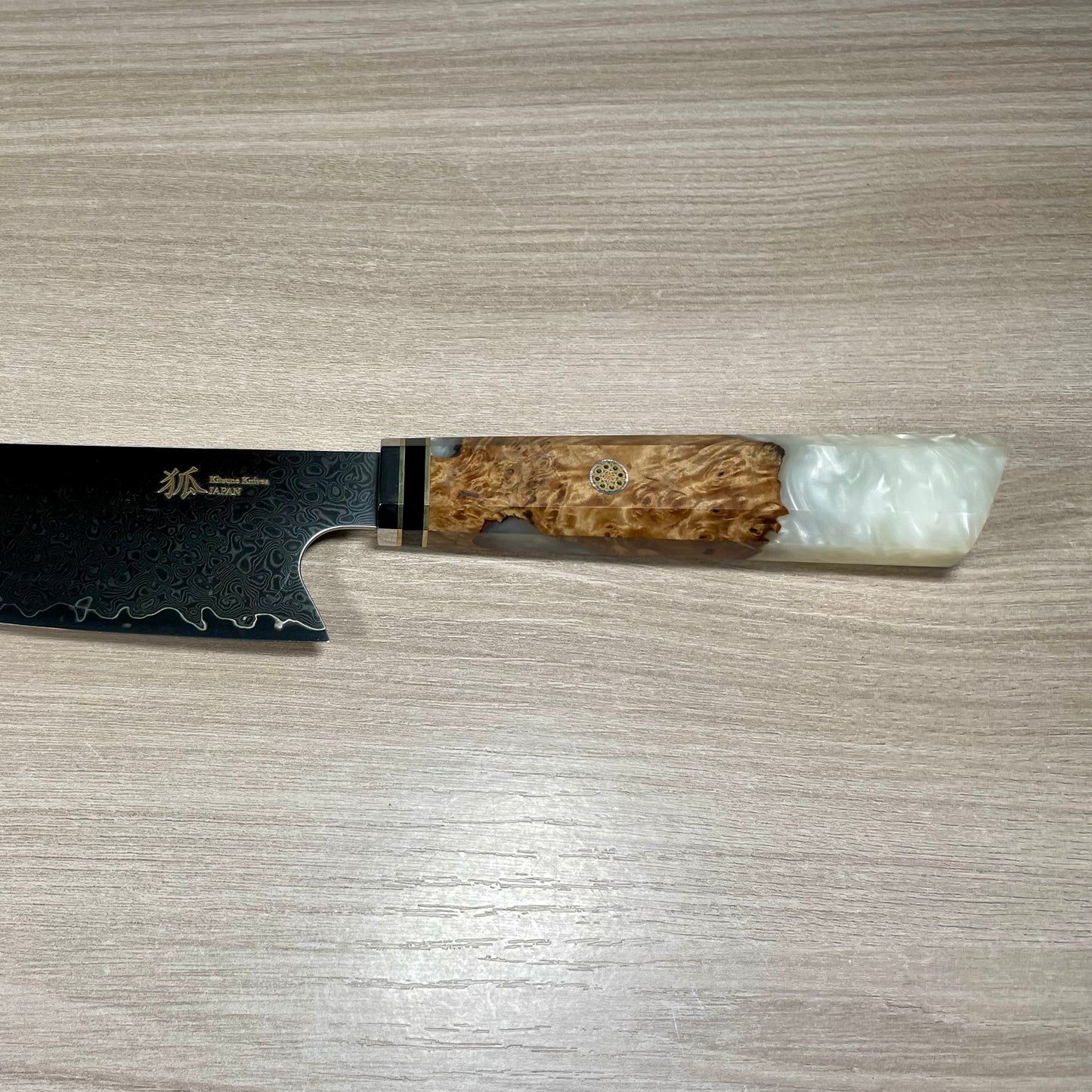 Kiritsuke Santoku con manico multicolore