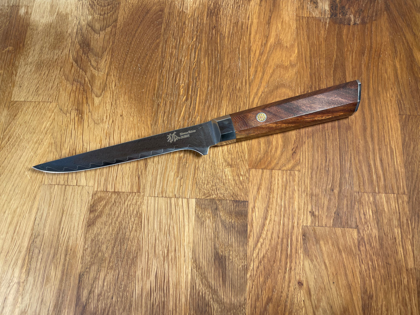 Coltello per disossare in acciaio inossidabile damascato