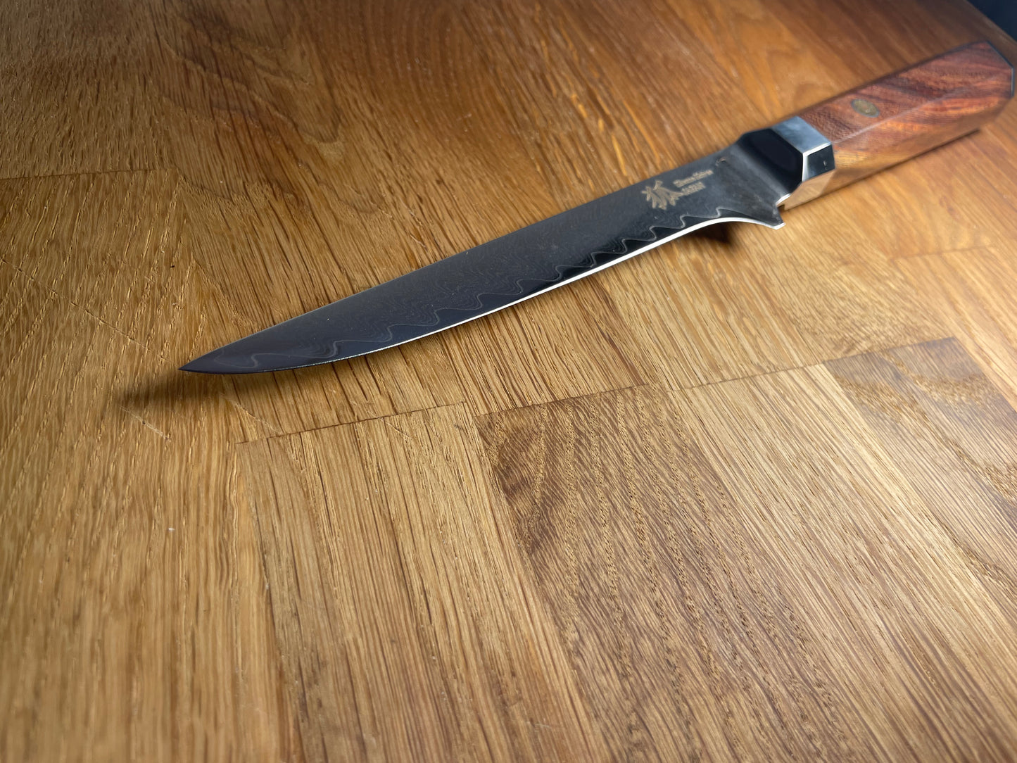 Coltello per disossare in acciaio inossidabile damascato