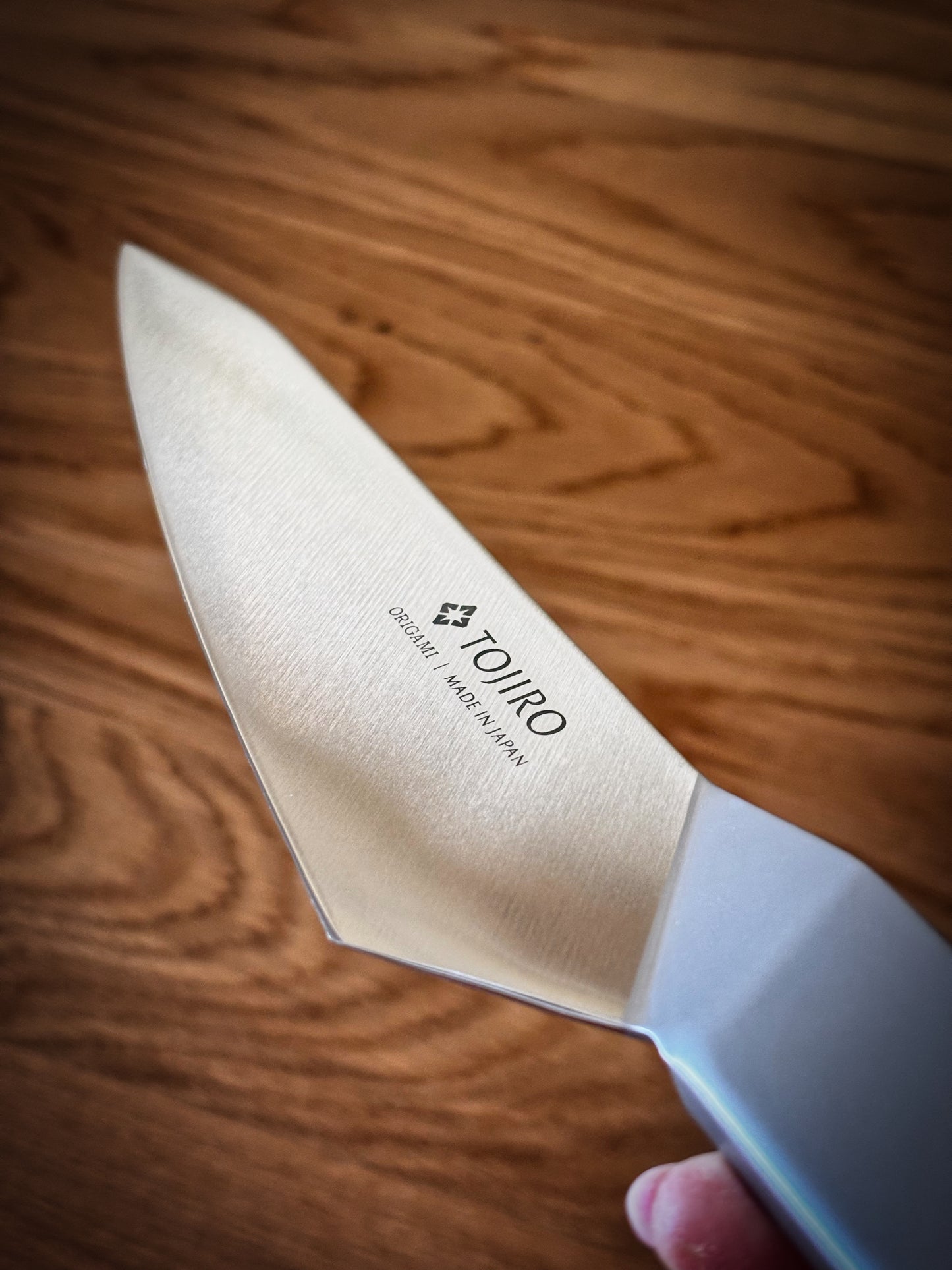 Kitsune “Origami” | Gyuto — La Forma che Nasce dalla Piega