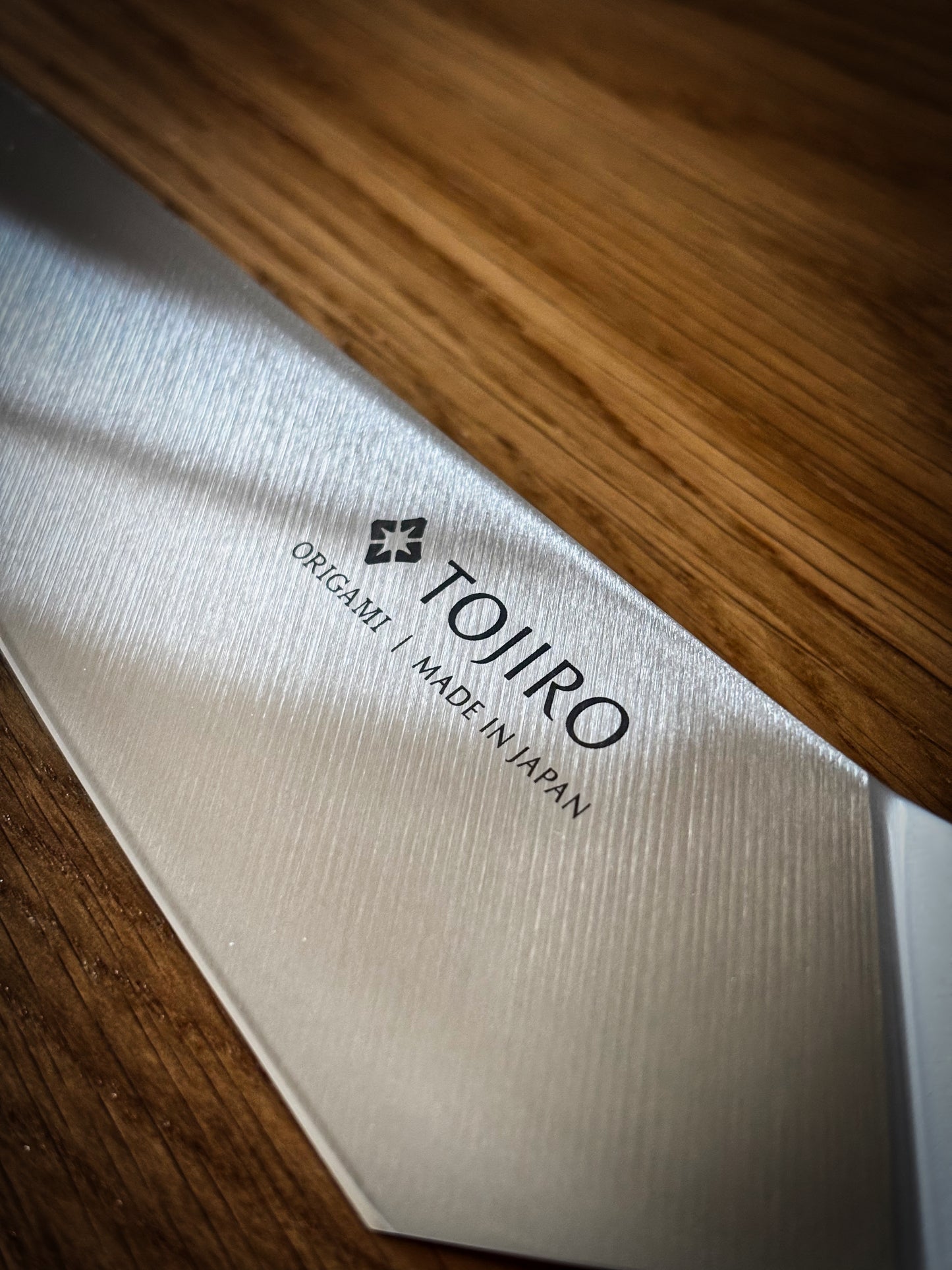 Kitsune “Origami” | Gyuto — La Forma che Nasce dalla Piega