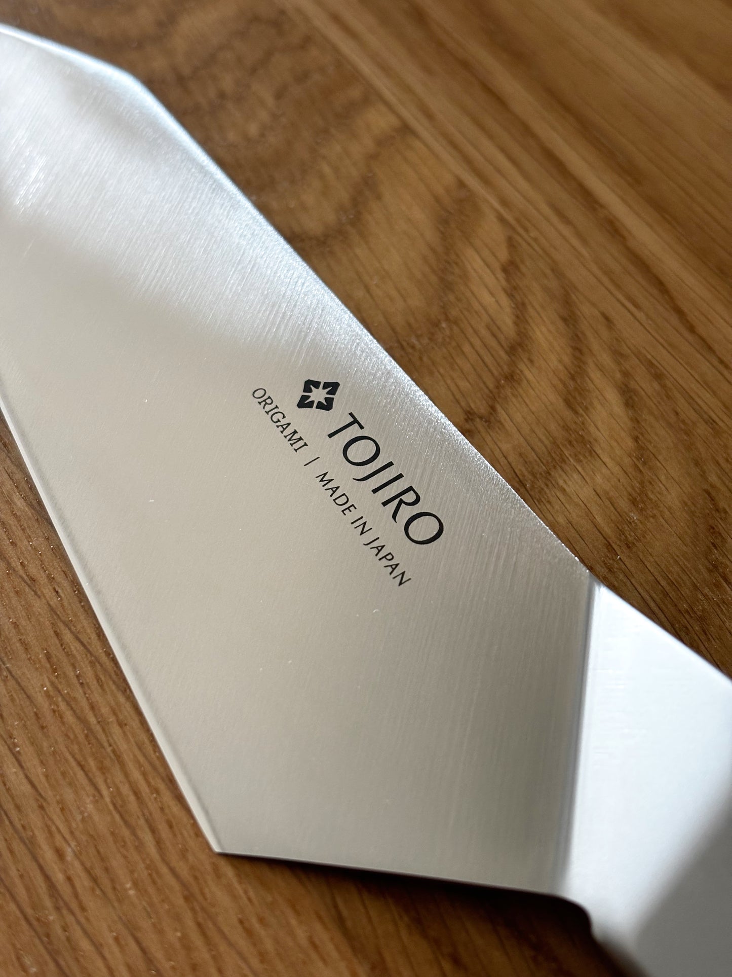 Kitsune “Origami” | Santoku — La Forma che Nasce dalla Piega