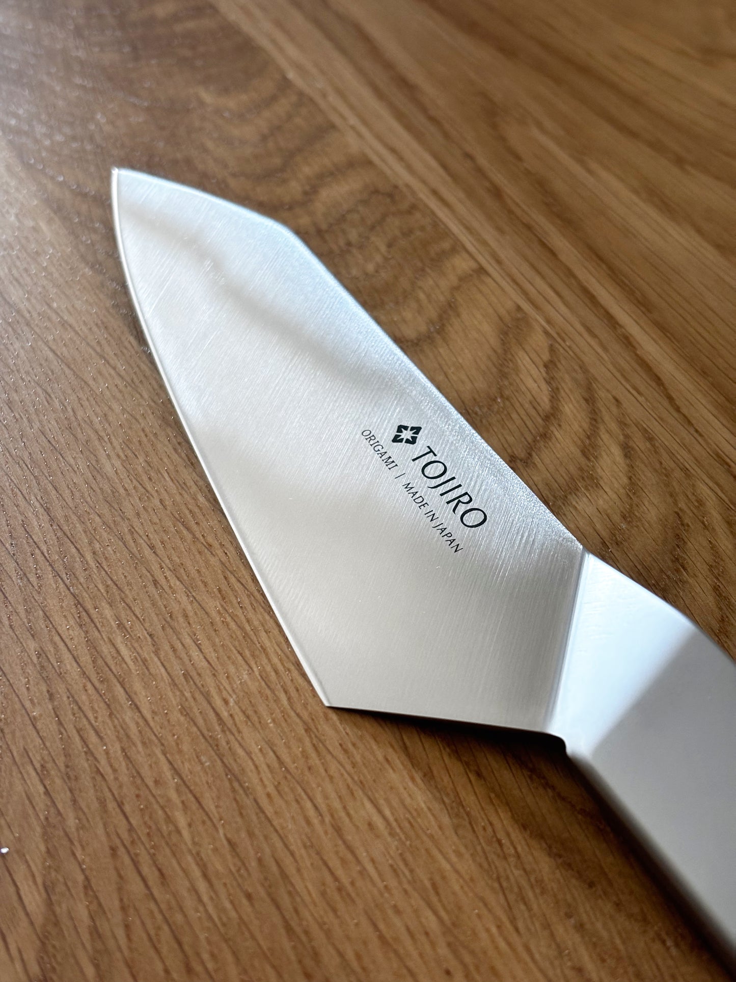 Kitsune “Origami” | Santoku — La Forma che Nasce dalla Piega