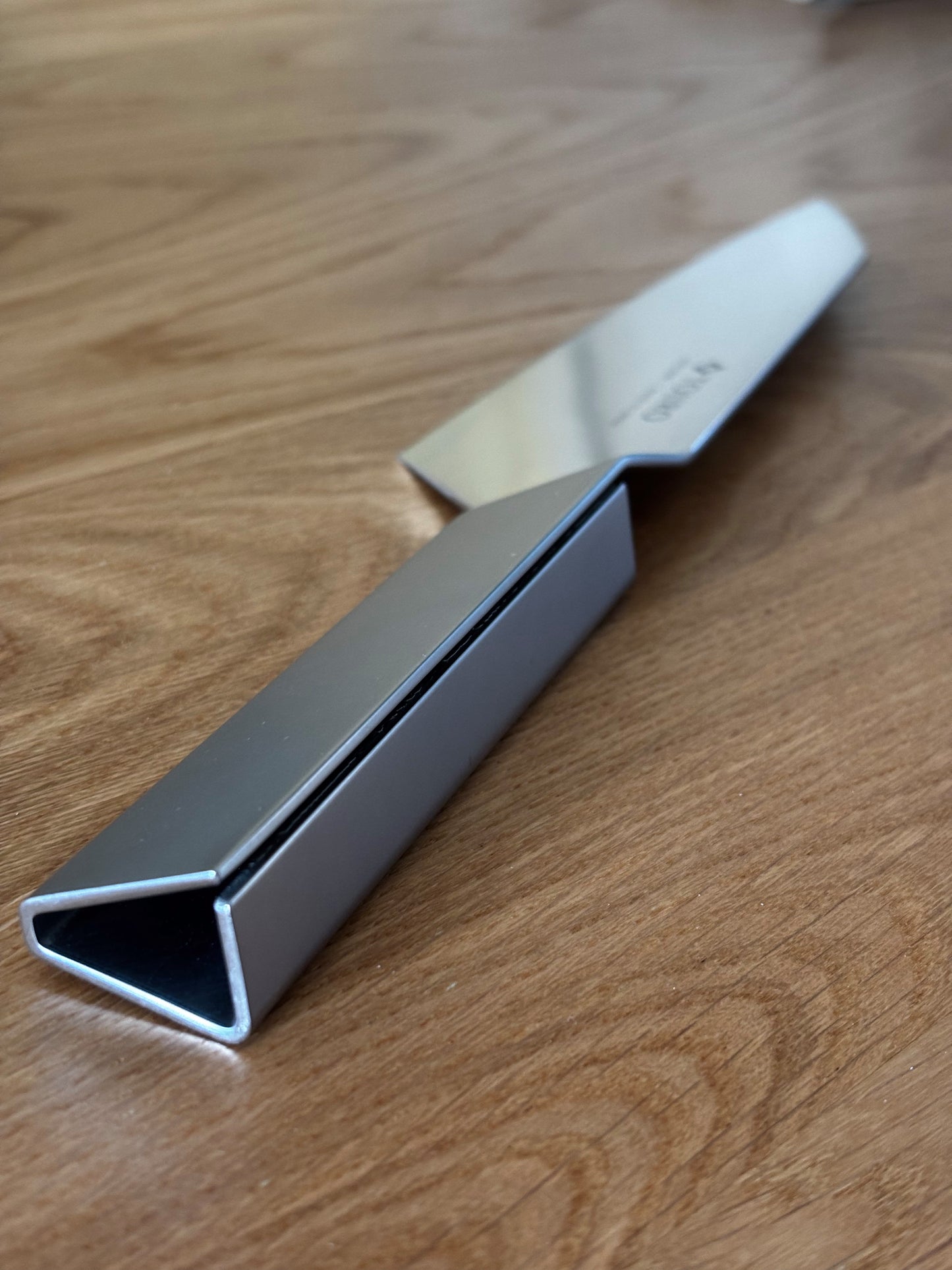 Kitsune “Origami” | Santoku — La Forma che Nasce dalla Piega