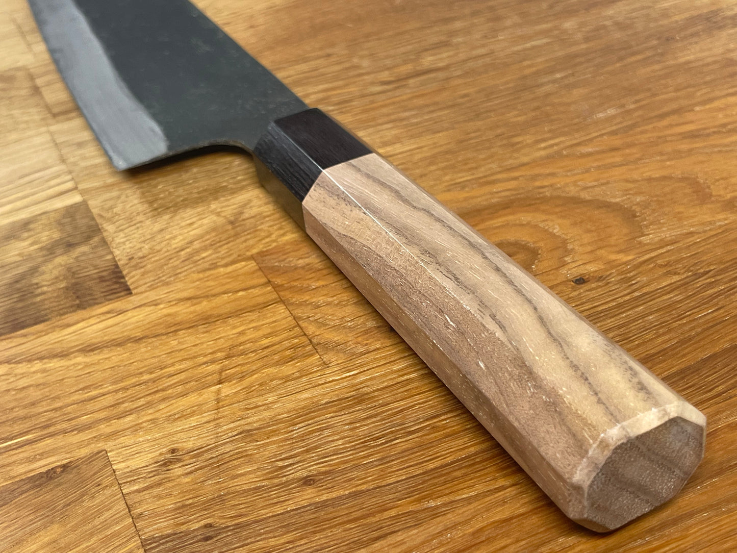 Bunka professionale in acciaio Aogami #2 con manico ottagonale