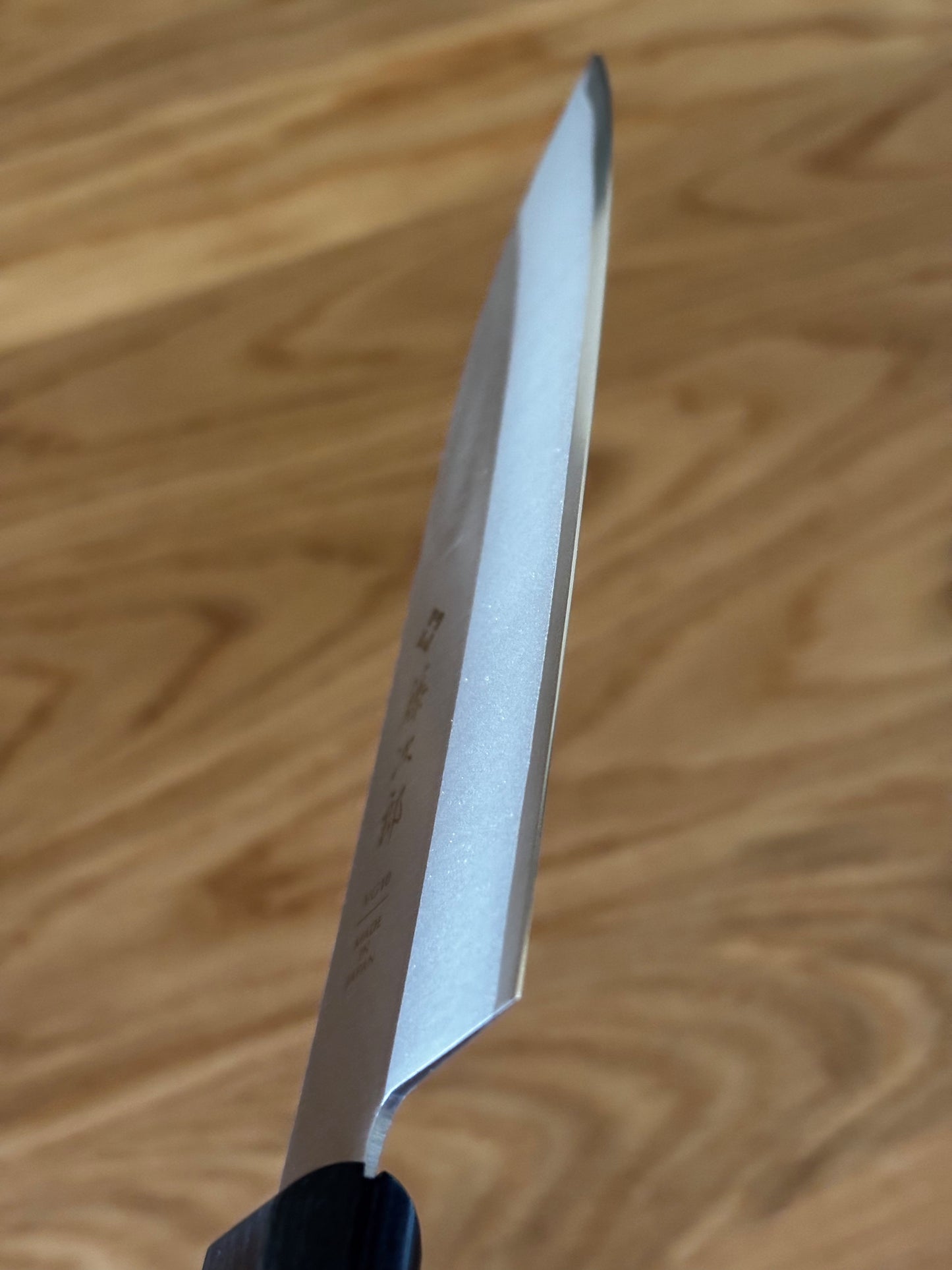 Kitsune “Shiro Muji” | Santoku — Essenziale, preciso, accessibile